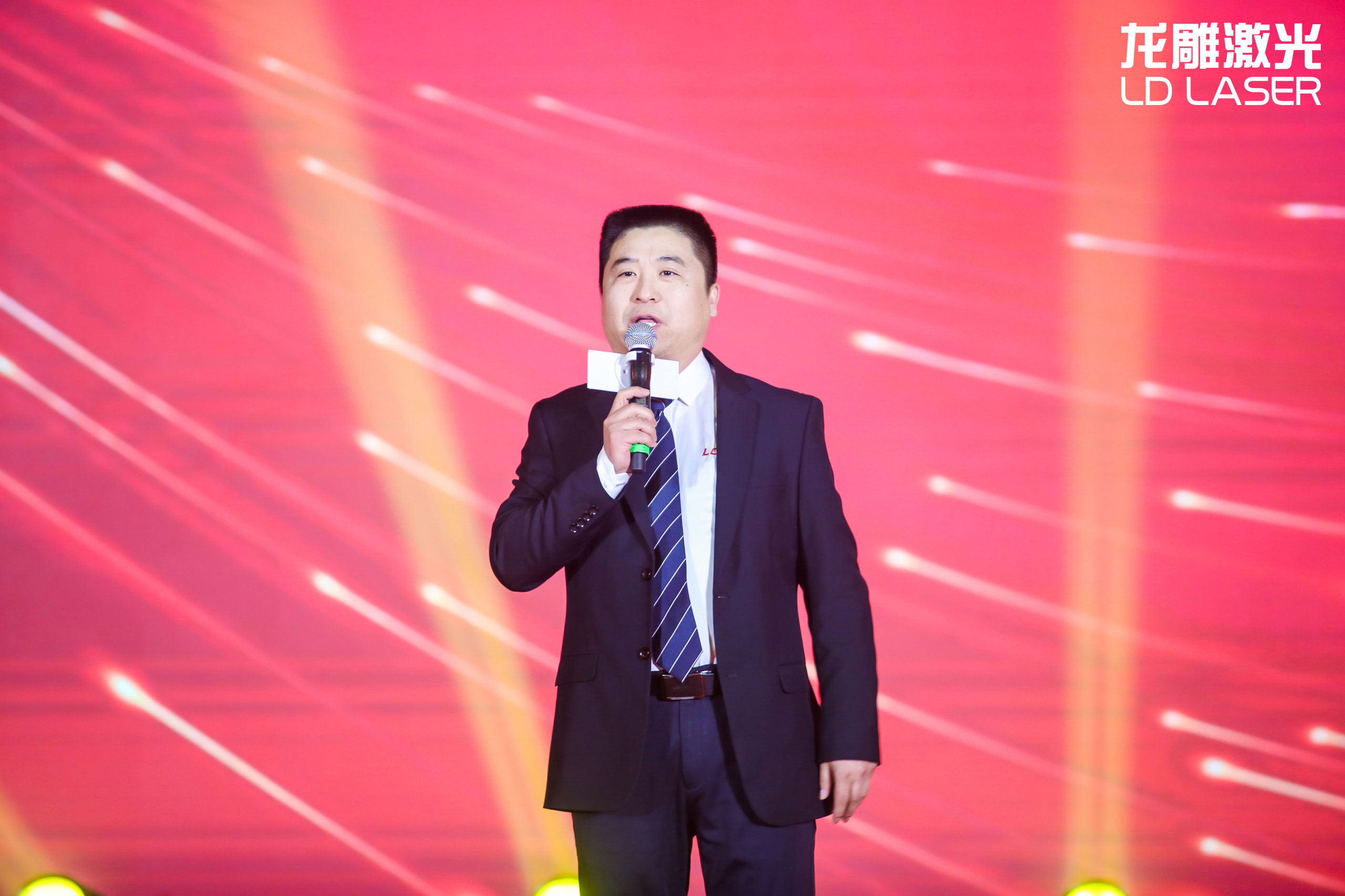 “风华十载 筑梦未来”—bsports激光30000W全球首发(图11)