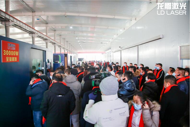 “风华十载 筑梦未来”—bsports激光30000W全球首发(图2)