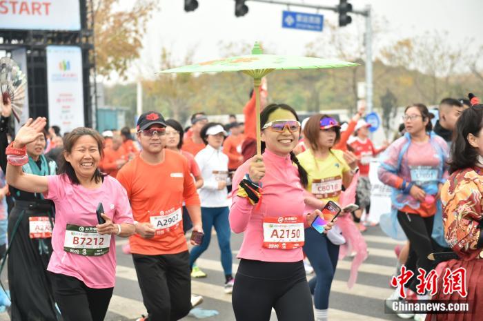 2024北京通州运河半程马拉松：盛宴开启，初冬热
