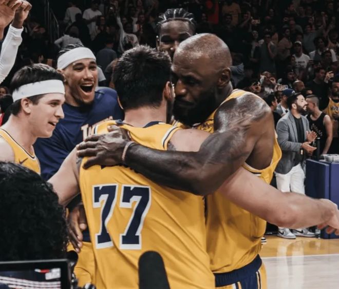 湖人七连胜终结火箭 球队状态全面爆发