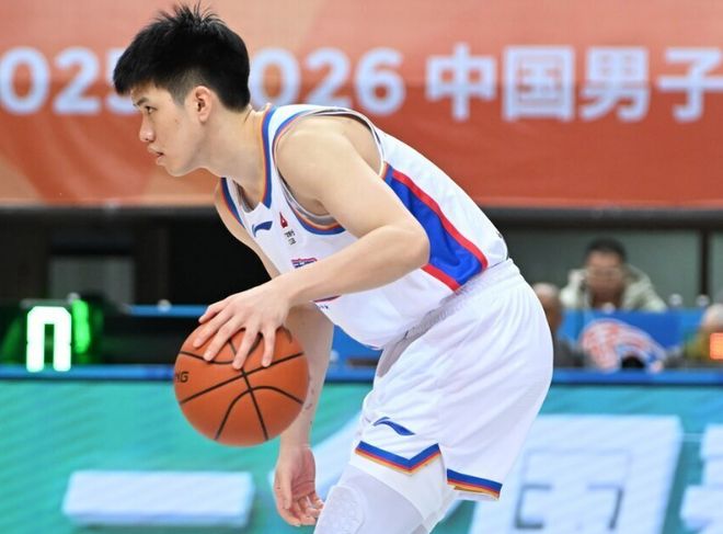 上海双杀天津豪取15连胜成首支30胜球队