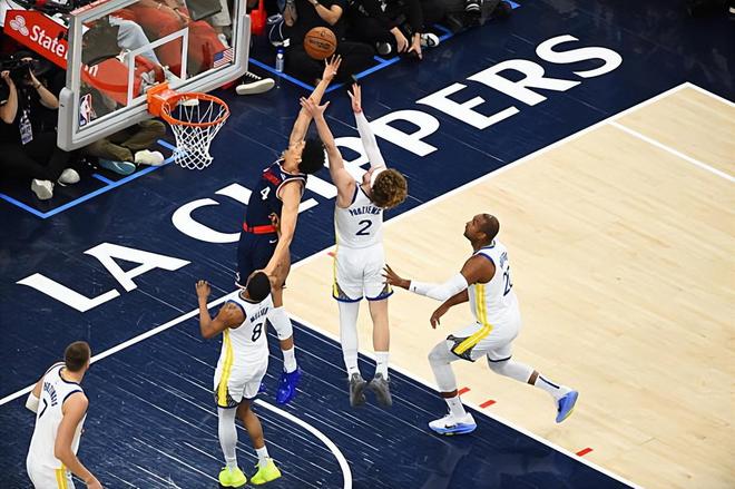 勇士逆转快船晋级季后赛附加赛 23岁新秀桑德斯