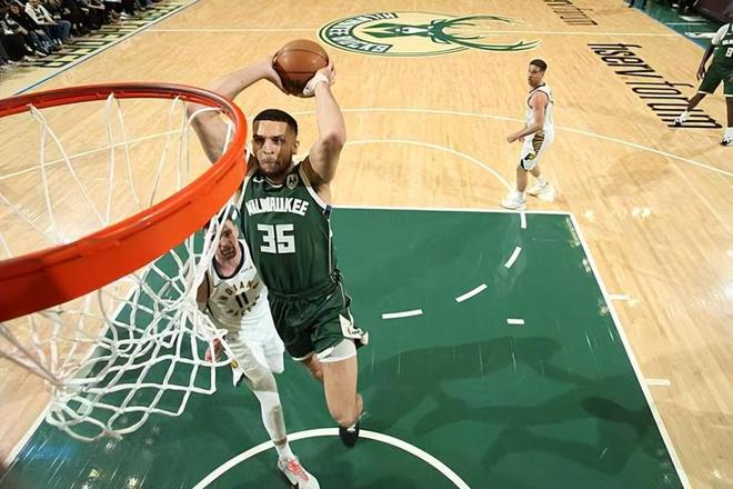 雄鹿裁掉托马斯转正南斯 26岁内线获多年标准合